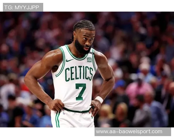 杰伦布朗状态火热助凯尔特人取得4胜1负佳绩场均31分7板表现抢眼